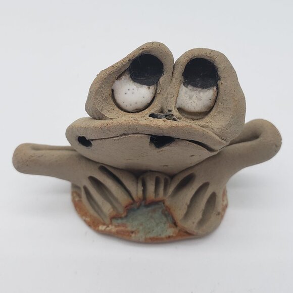 Scallywag England Clay Art Frog Figurine - Picture 2 of 9